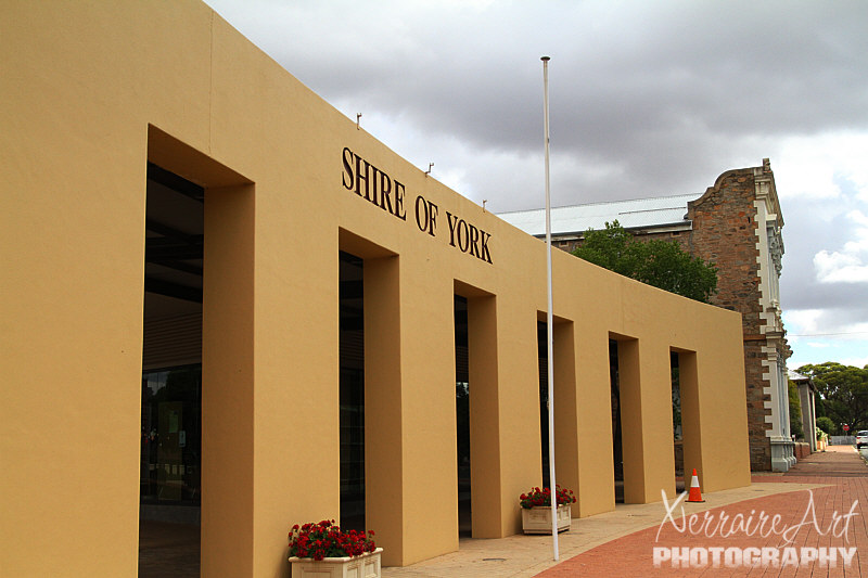 York has so many important heritage buildings, some dating from the 1850s and 1860s, and many from the Gold Rush period (1885 to 1900), that the entire town site of York has been listed as an Historic Town on the Register of the National Estate of the Commonwealth of Australia.