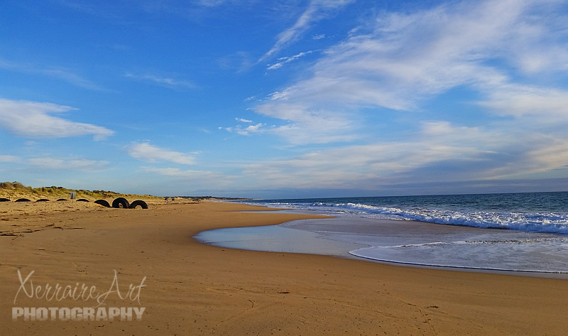 Preston Beach is a gorgeous beach just over an hour away from Perth. You can see the tires in the background, that's because part of the beach is open to 4WD. I haven't seen a car on the beach since I went with my parents to Daytona!