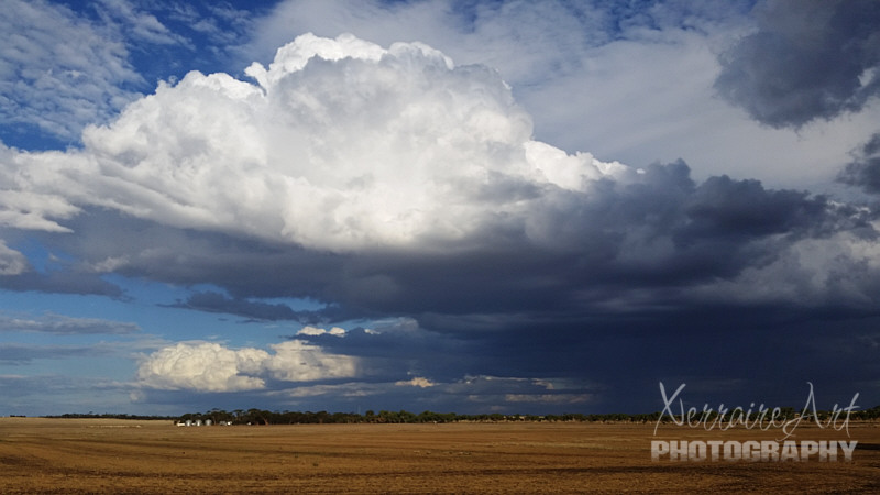 storm clouds in Hyden