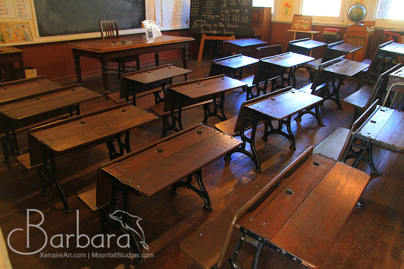 Old desks in the shcool