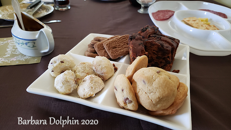 ussian tea cakes, chocolate chip cookies, Dutch cookies, and of course, Christmas cake